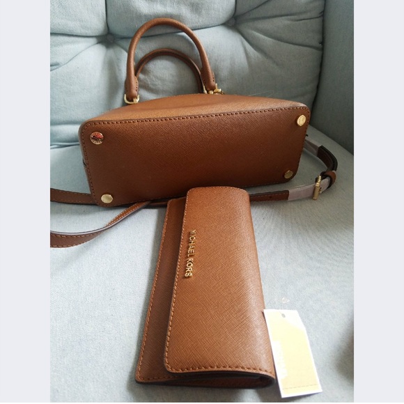 New set $450 wallet+bag Authentic Michael Kors - Picture 3 of 11